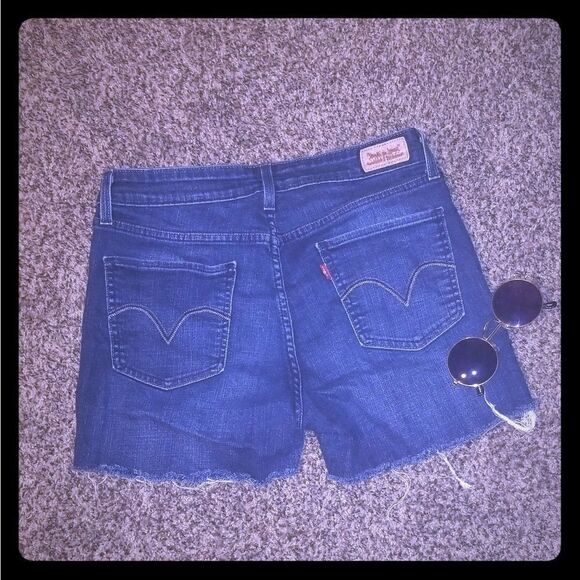 Levi's | Vintage Mid-Rise Skinny Jean Cutoffs - Picture 1 of 6